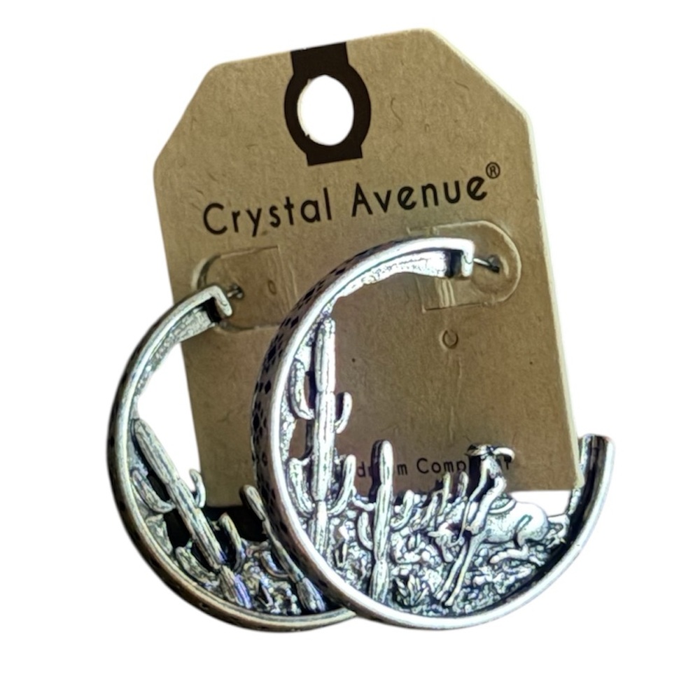 Crystal Avenue•Western Silver Hoop Earrings